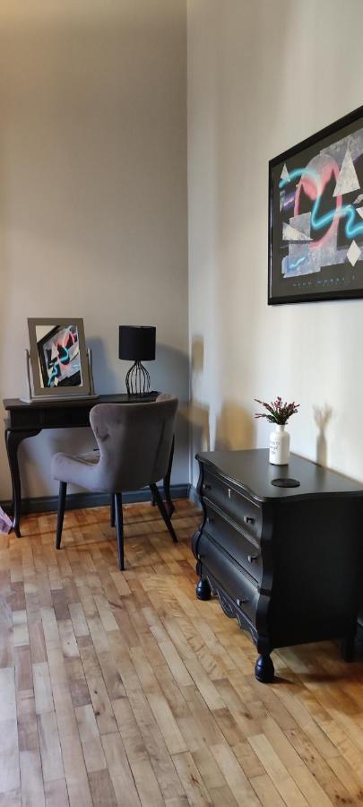 Podcienie Z Tarasem Old Town Apartment *