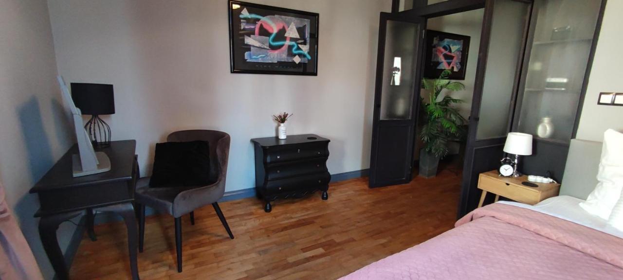 Podcienie Z Tarasem Old Town Apartment *